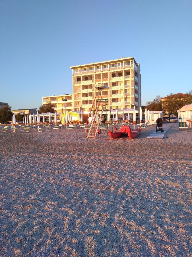 Hotel Atlantic Senigallia Exterior photo